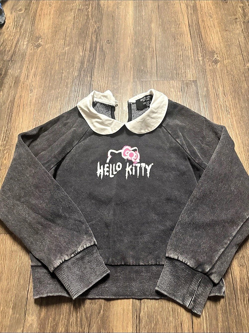 Girls Forever 21 Hello Kitty & Friends x Forever 21 Peter Pan Collar Sweatshirt